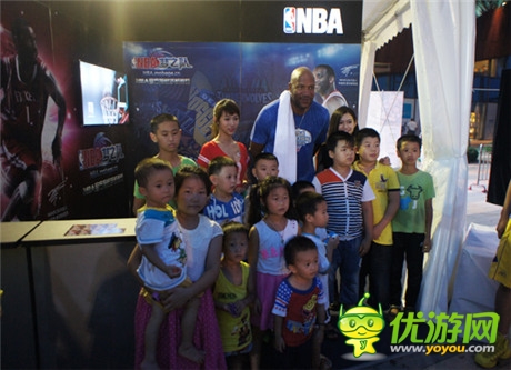 下一個(gè)是誰?羅恩?哈珀親臨《NBA夢之隊(duì)》展臺