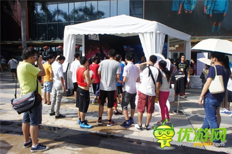 下一個(gè)是誰?羅恩?哈珀親臨《NBA夢之隊(duì)》展臺